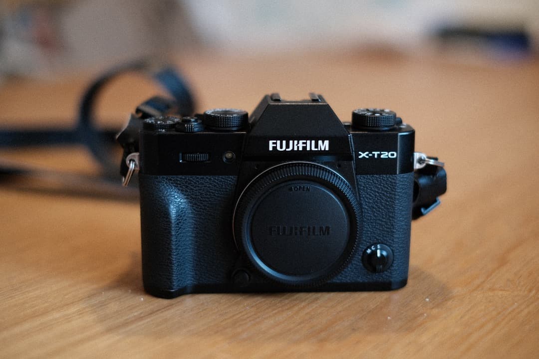 FUJIFILM X-T20 ブラック　完動品　ミラーレスカメラ