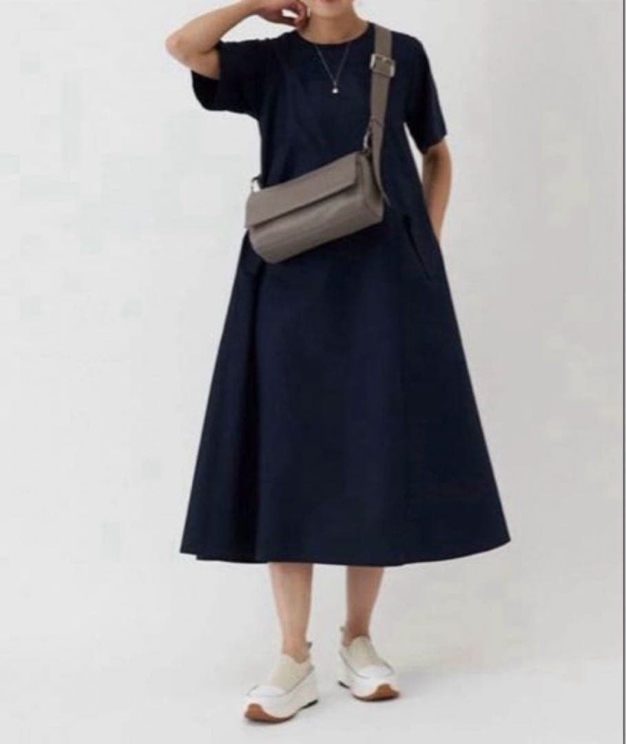 新品 beardsley ビアズリー レザー ショルダーバッグ　ボディバッグ