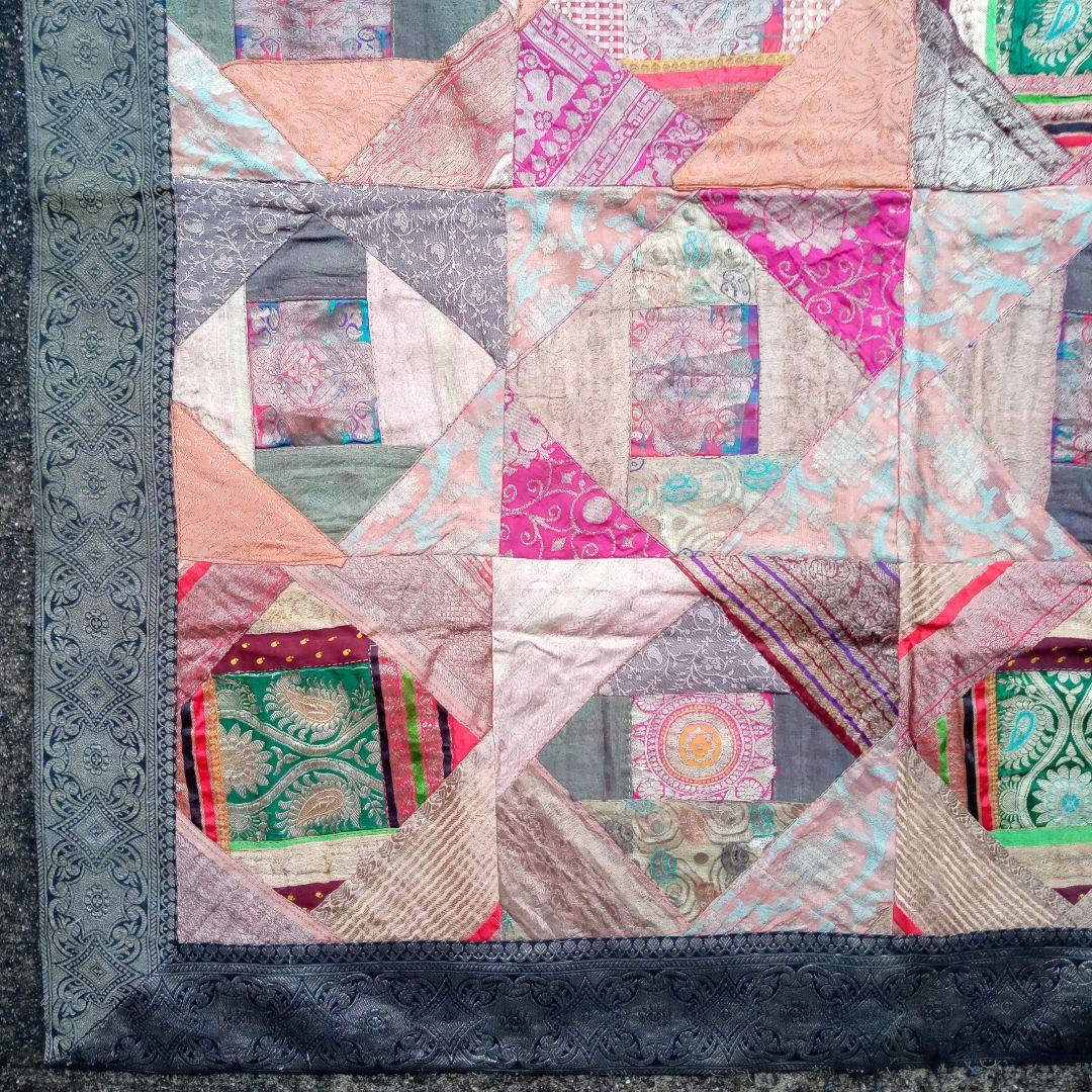 アンティーク　ビンテージ　インド　サリー　シルク　パッチワーク　継ぎ接ぎ　古布