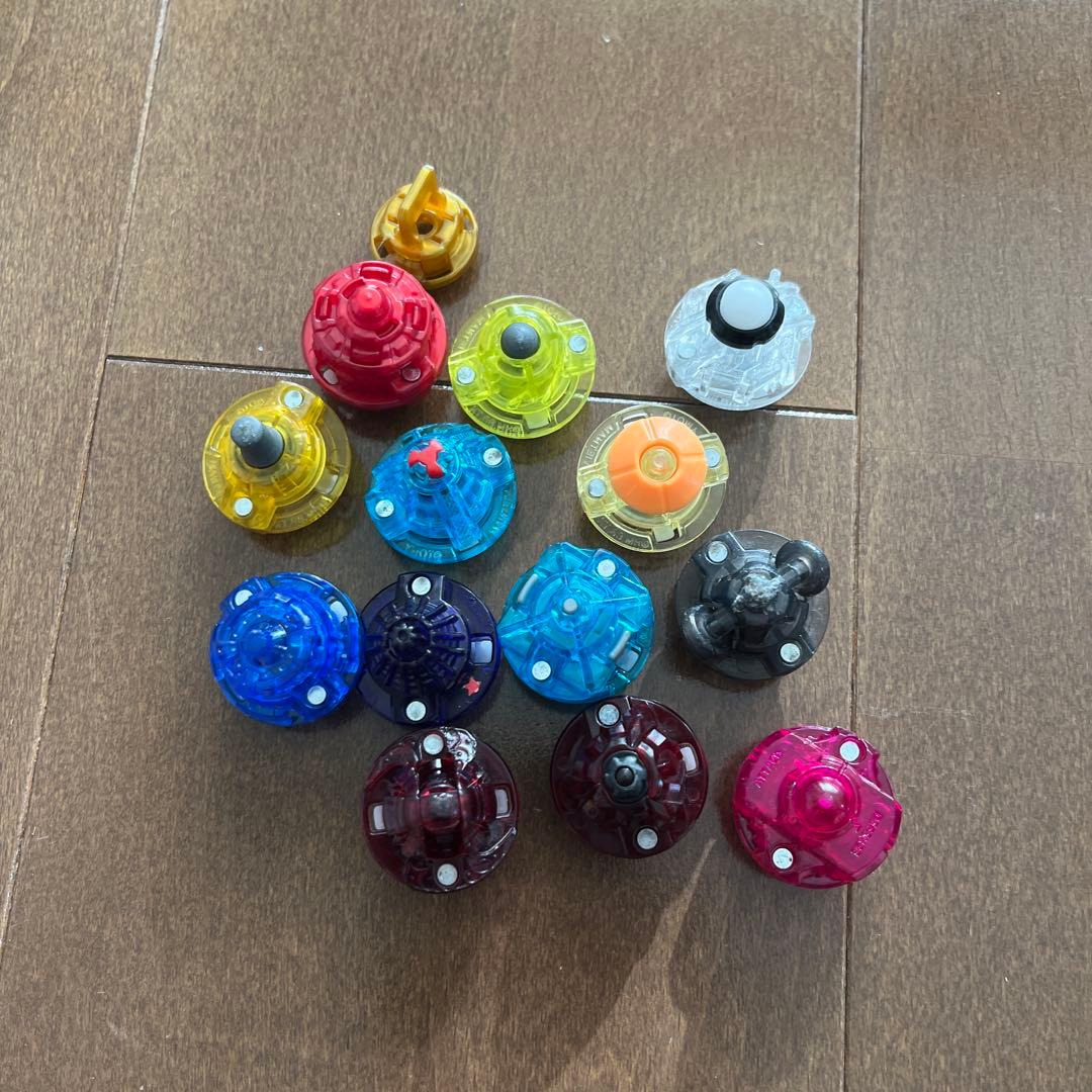 ベイブレード16個ランチャー3個ヘルサラマンダー、フェニックス付き