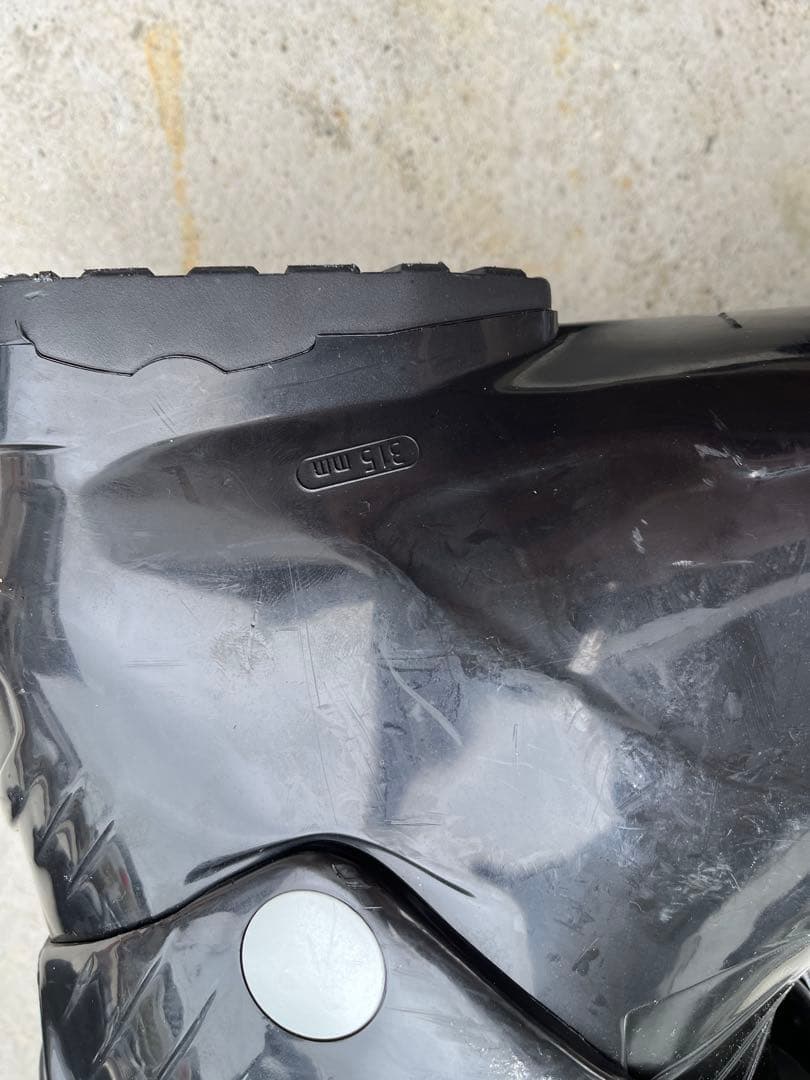 スキー板、ブーツ、ストックのセット