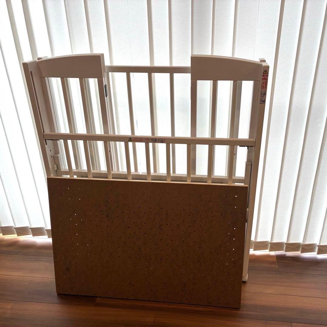 ワンタッチベビーベッド　ホワイト