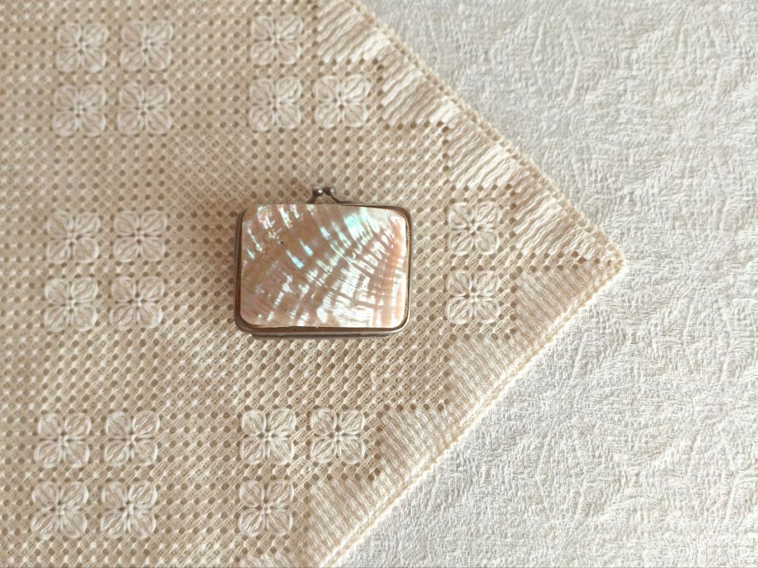 * vintage purse ୨୧ .·*° 貝がらの 小物入れ がま口