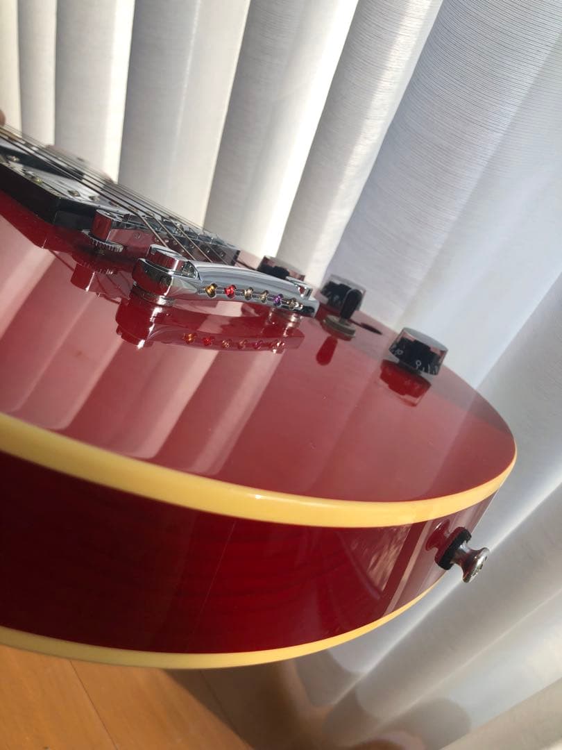 レッド セミホロウボディ エレキギター