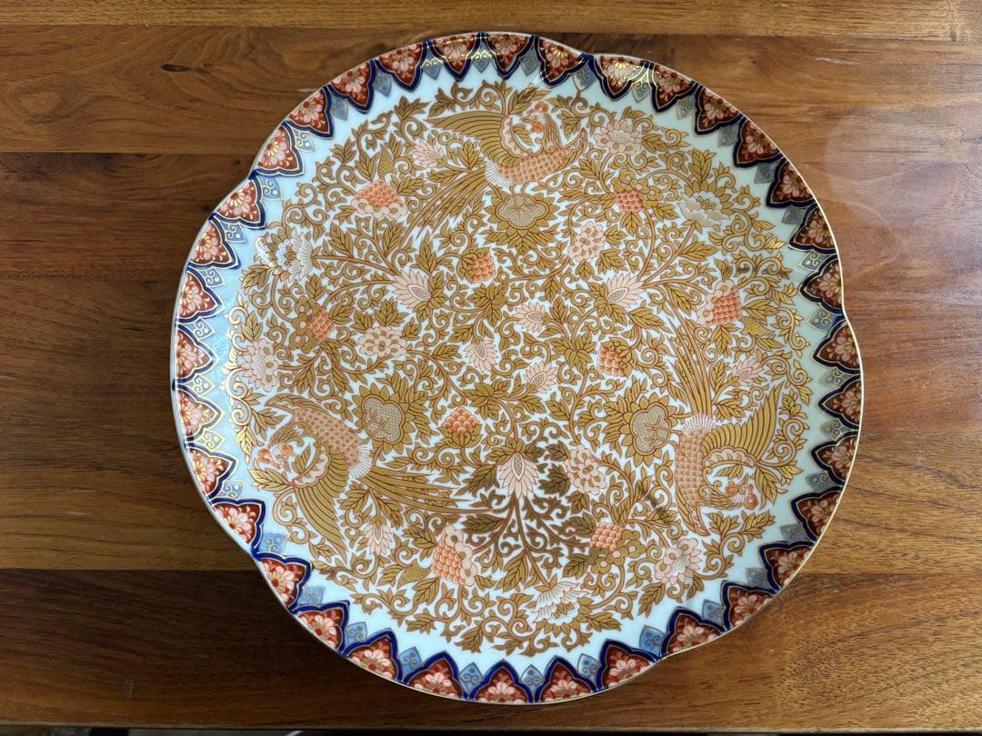 其泉作　極錦金彩鳳凰文　三足 盛皿　（共箱付き）