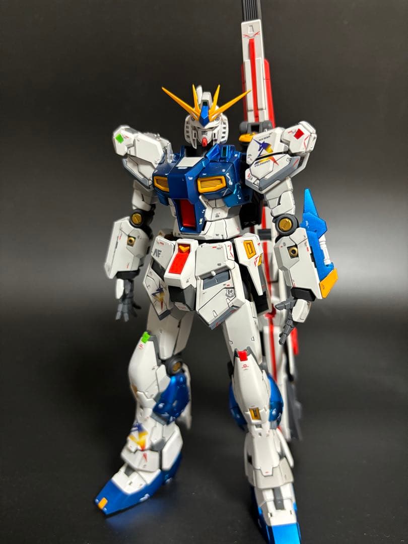 全塗装完成品　RG 1/144 RX-93ff νガンダム（ニューガンダム）