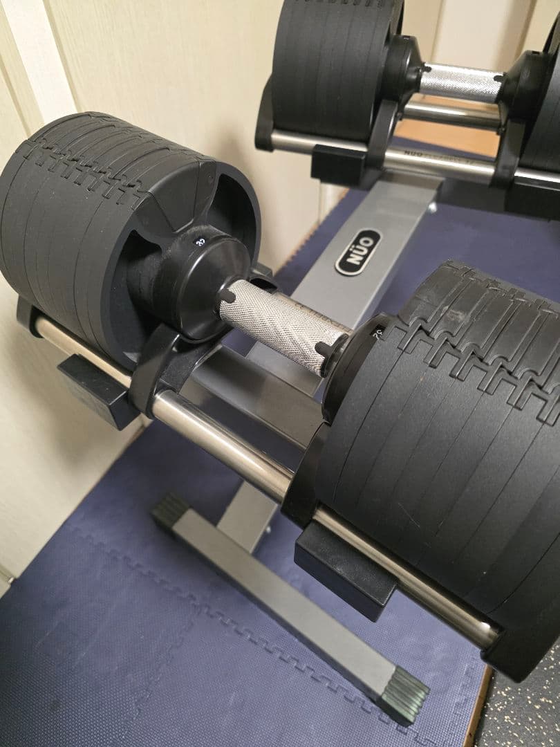 引き取り限定NUO フレックス32kg4kg 可変式ダンベル スタンド付き