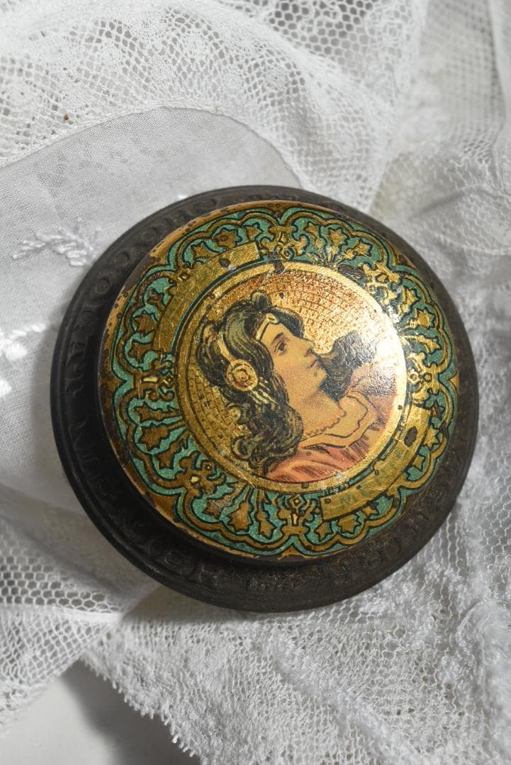 レア！CHOCOLAT MENIER　アールヌーヴォー　ブリキ缶皿　ボンボン