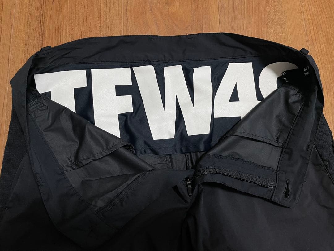 定価6.9万　TFW49 ナイロン　セットアップ　ブラック　4 ゴルフ