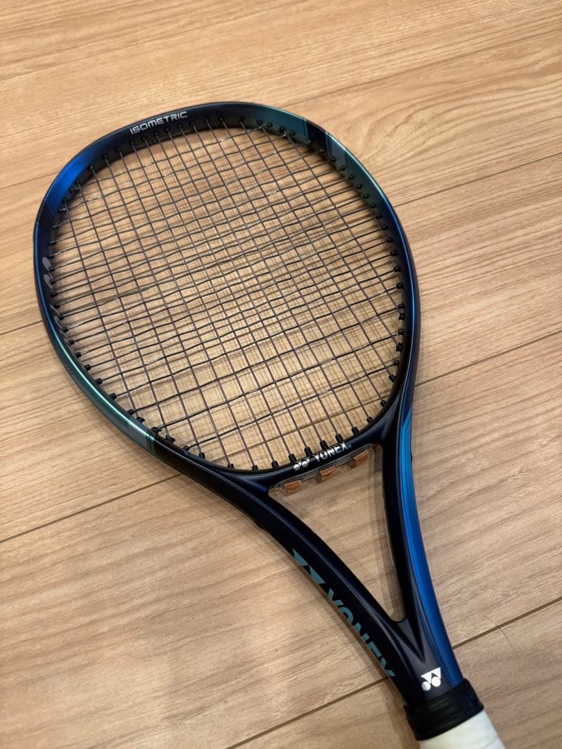 YONEX EZONE 100 硬式テニスラケット