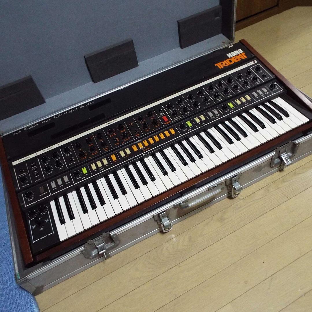 超貴重_美品_電源入らず_KORG TRIDENT 純正アルミフライトケース付