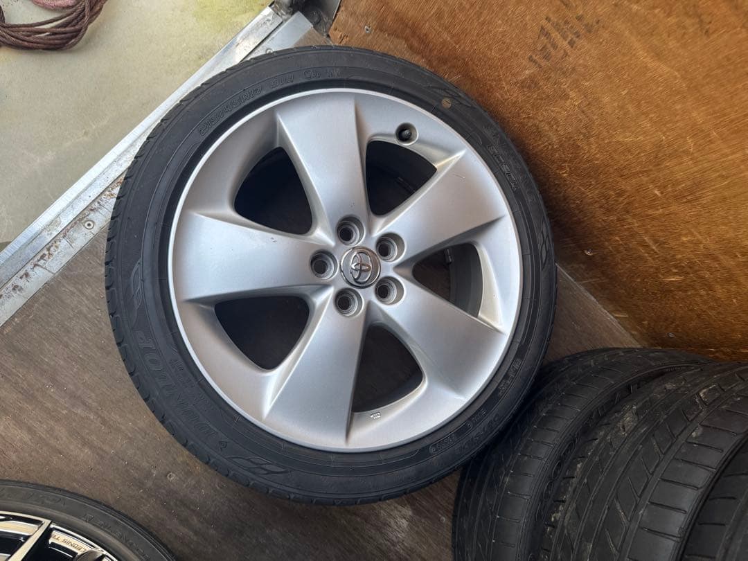 30プリウス トヨタ 17インチ 目立った傷、ガリ傷等ありません