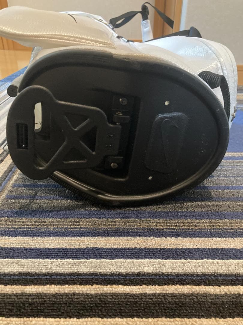 【廃盤品】ナイキ キャディバッグ ゴルフバッグ ホワイト スタンド 軽量モデル