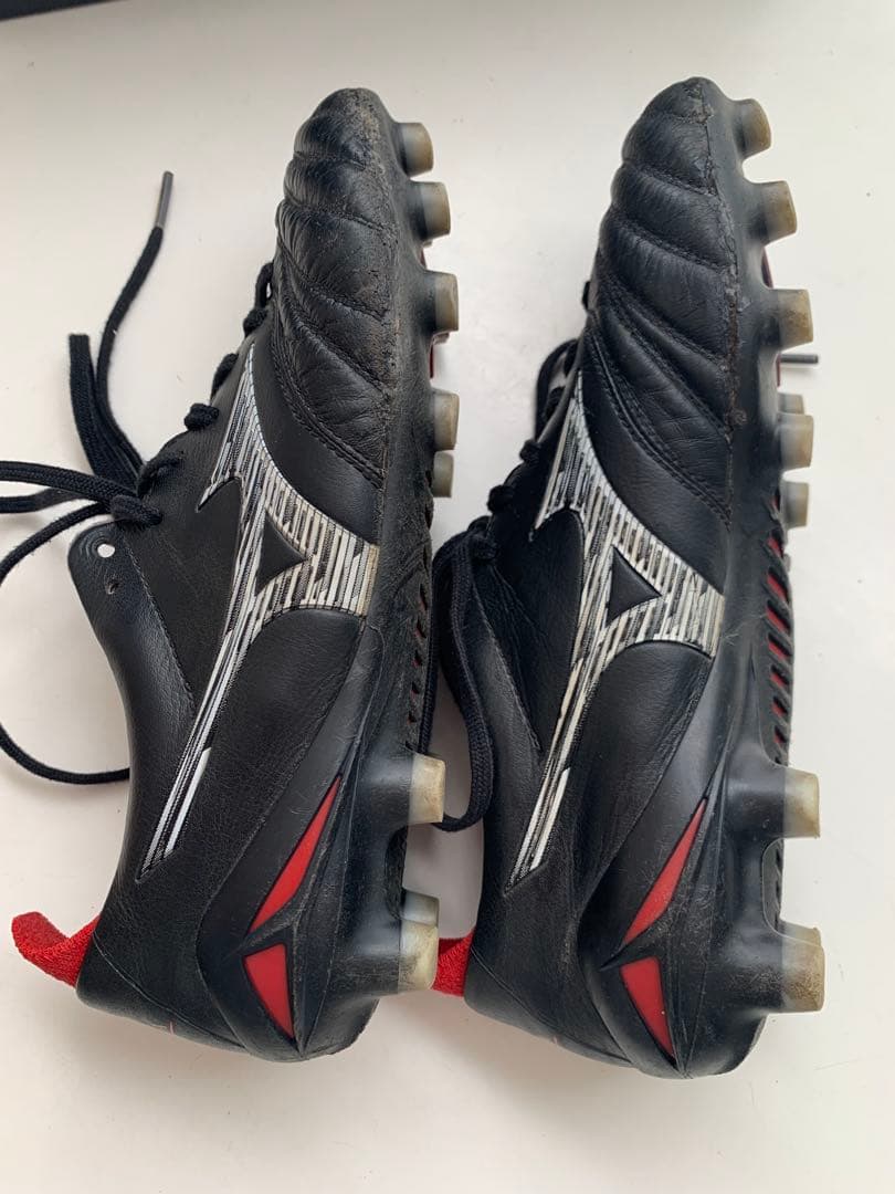 大人気⭐︎モレリアネオ4 23.0センチ