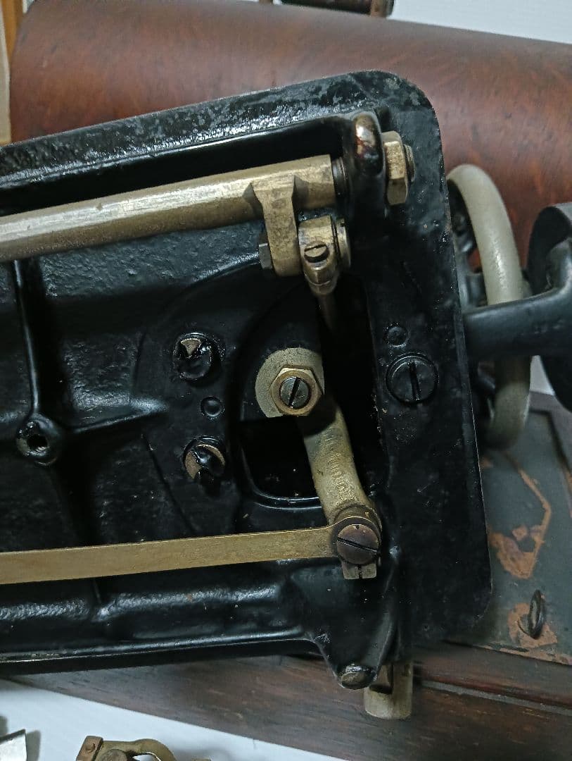 m*k様 アンティーク　SINGER 　手回しミシン　 　木製ケース付き