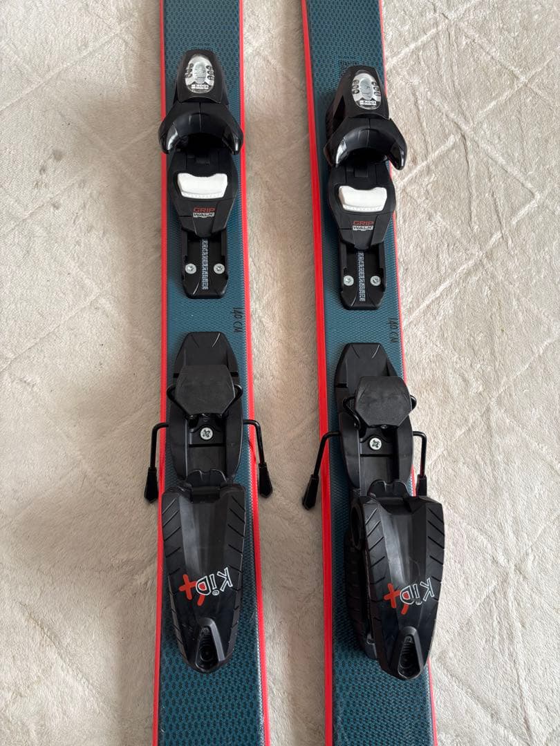 スキー板140cmとストック