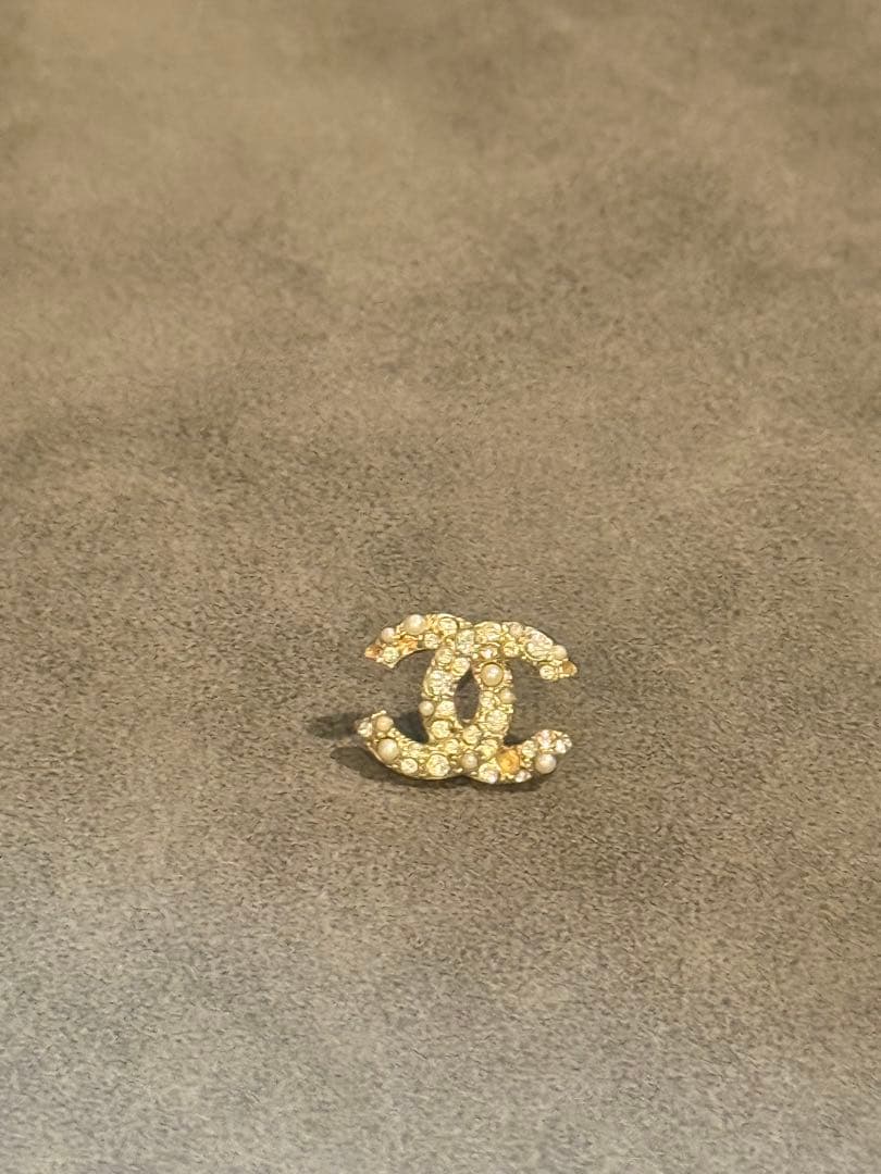 CHANEL CCロゴ ピアス(片耳用) パール　ごーると