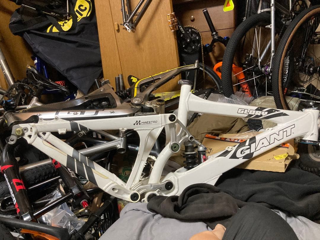 Giant glory フレーム ダウンヒルmtb