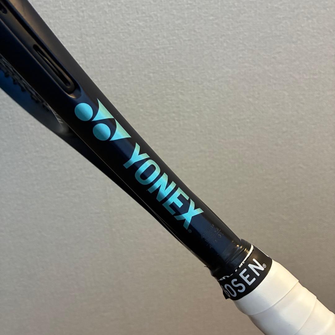 ❤️美品❤️　YONEX　ヨネックス　EZONE 105 グリップ１