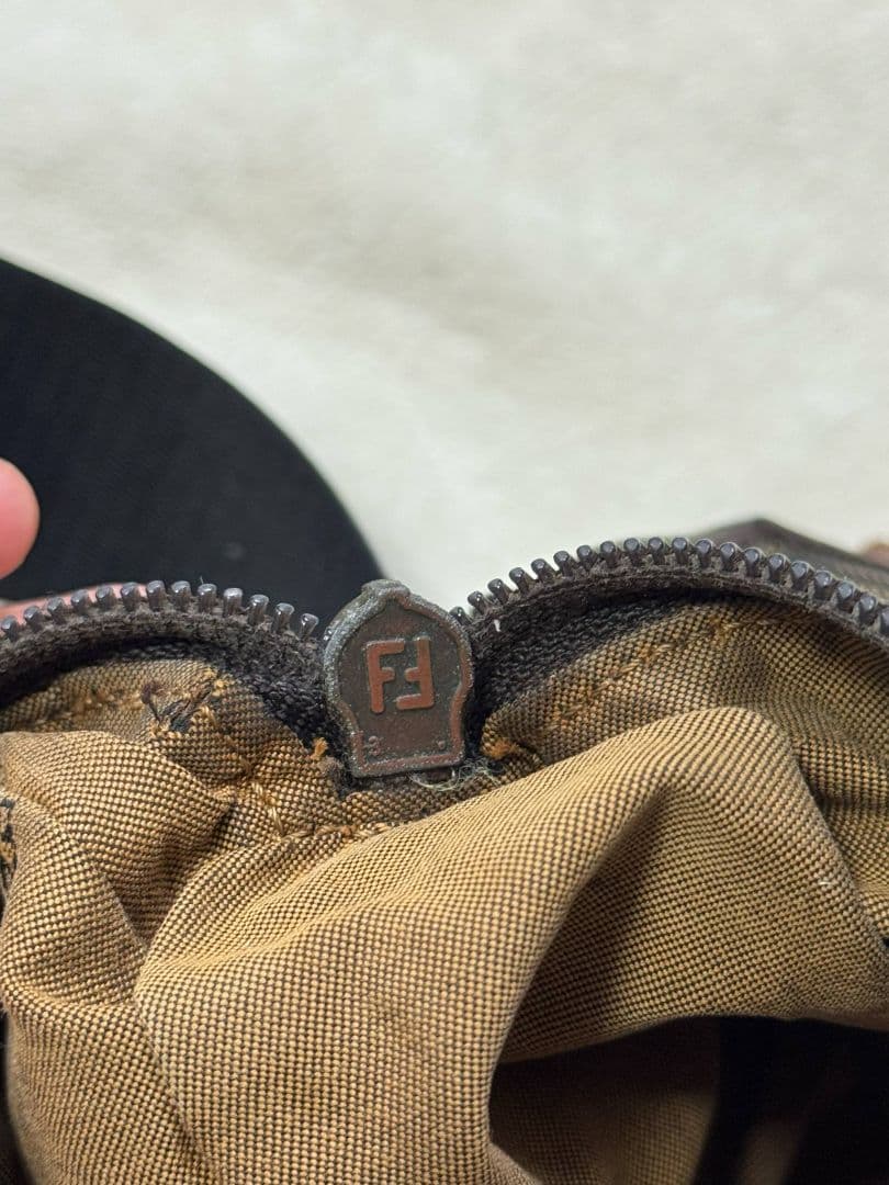 Fendi ボディバッグ