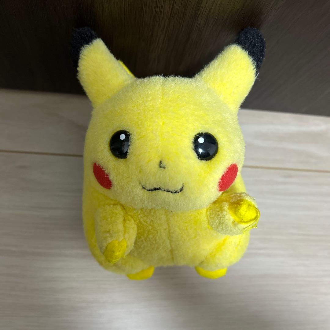 ピカチュウ ぬいぐるみ　tomy