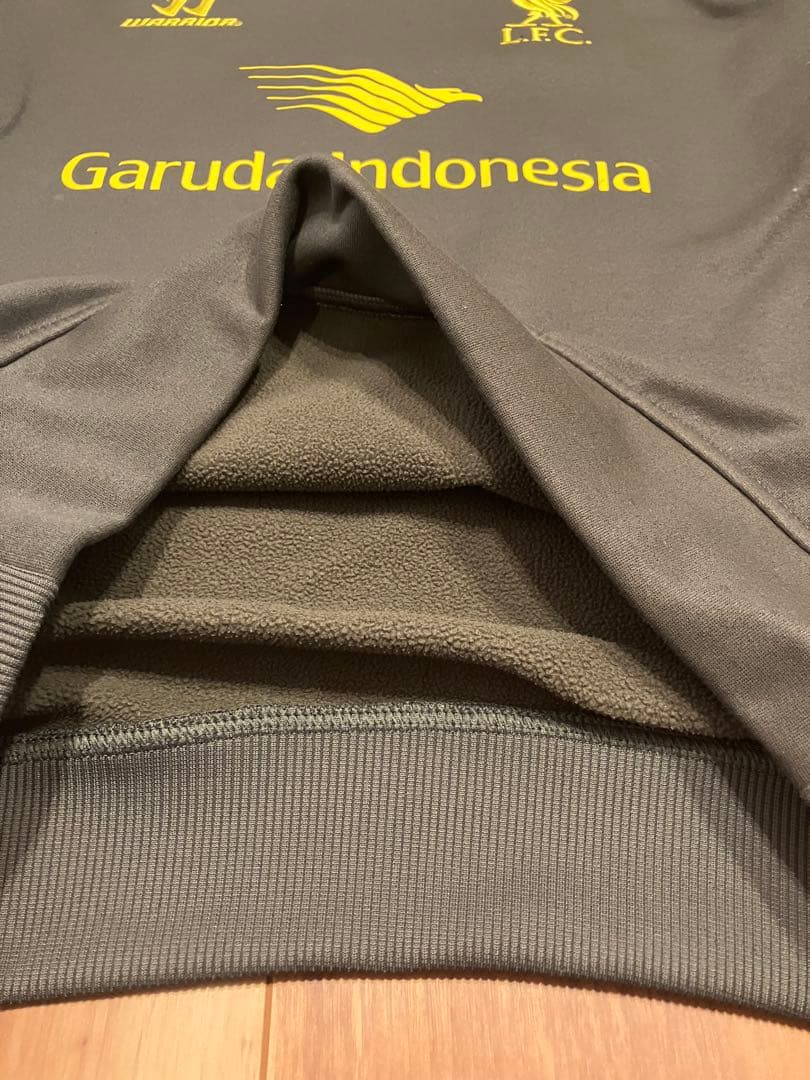 リバプールFC Warrior製 ガルーダロゴ トレーニングトップ