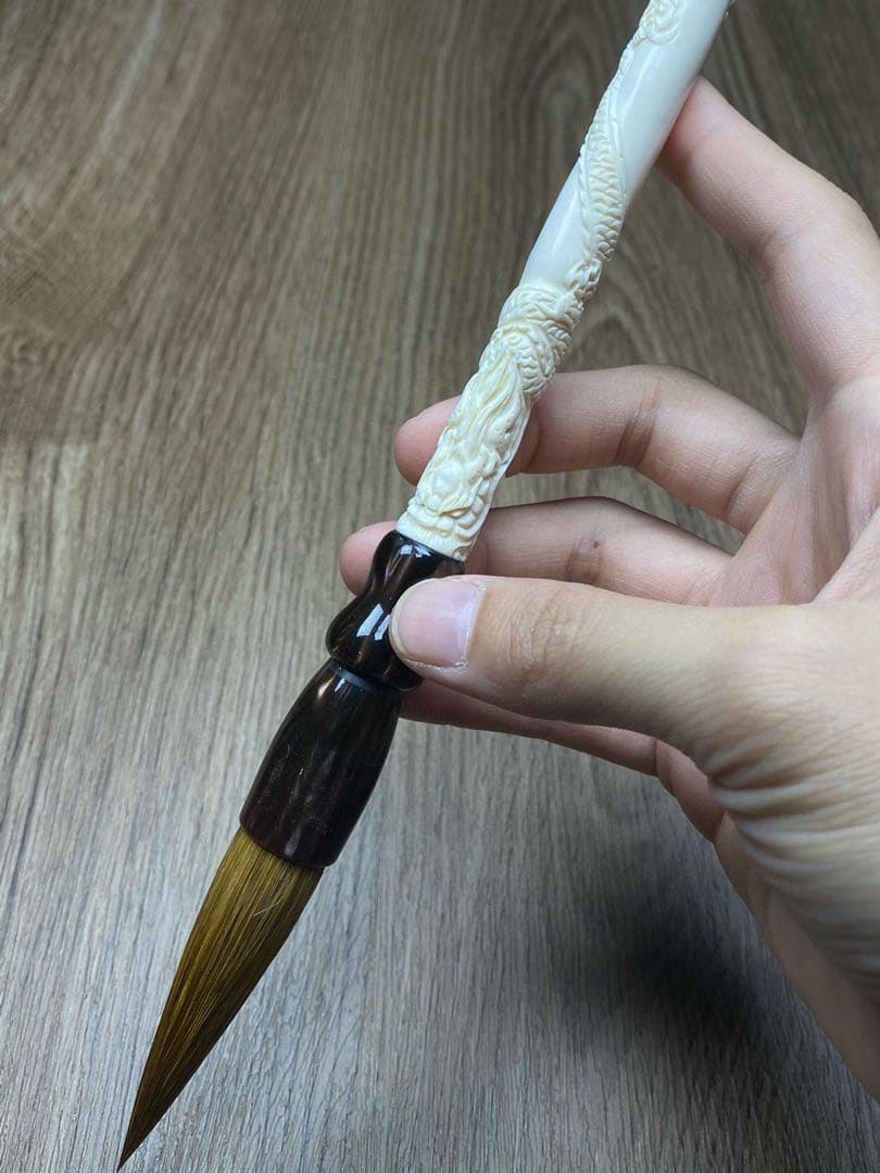 天然マンモス牙美しい手作り彫刻　彫龍　毛筆