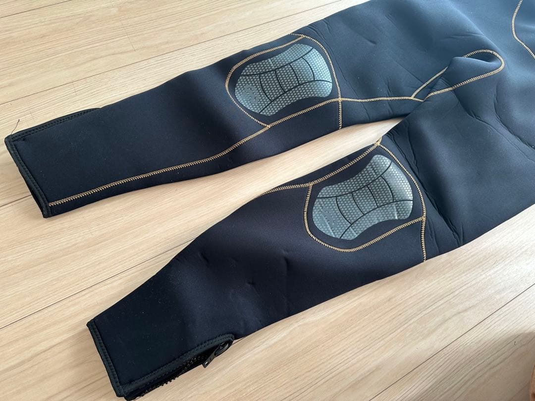 未使用タグ付き☆ フルウェットスーツ5mmサーフィン裏起毛 メンズ2ＸＬ