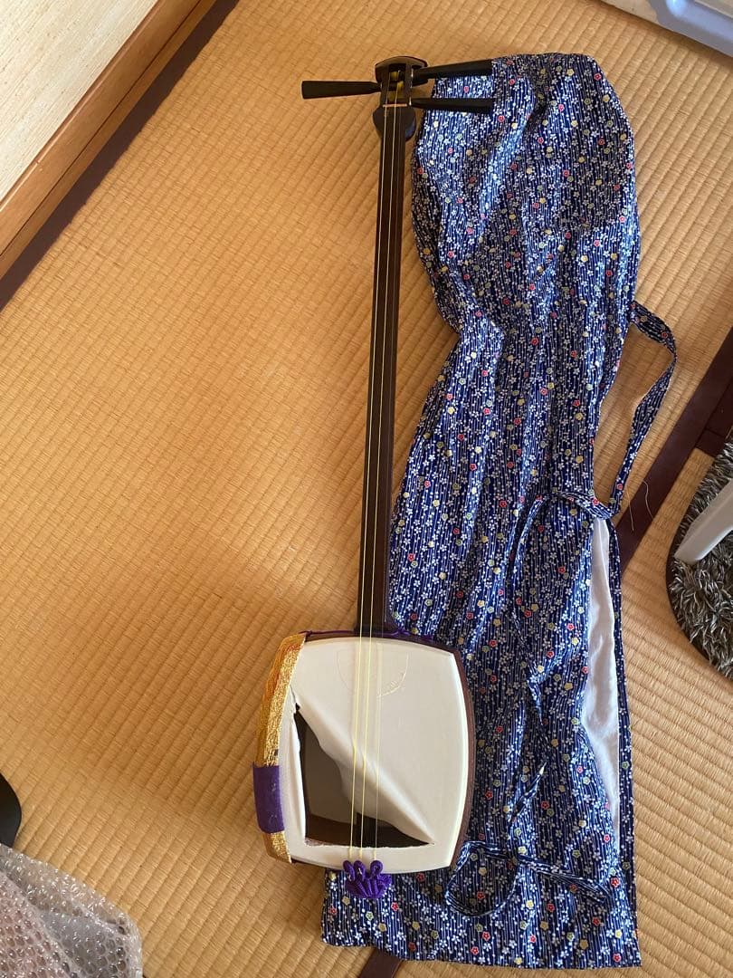 三味線 本体 表皮破れあり