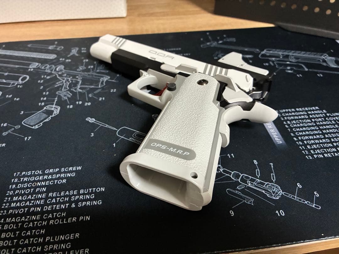 東京マルイ ハイキャパホワイトプロサイト