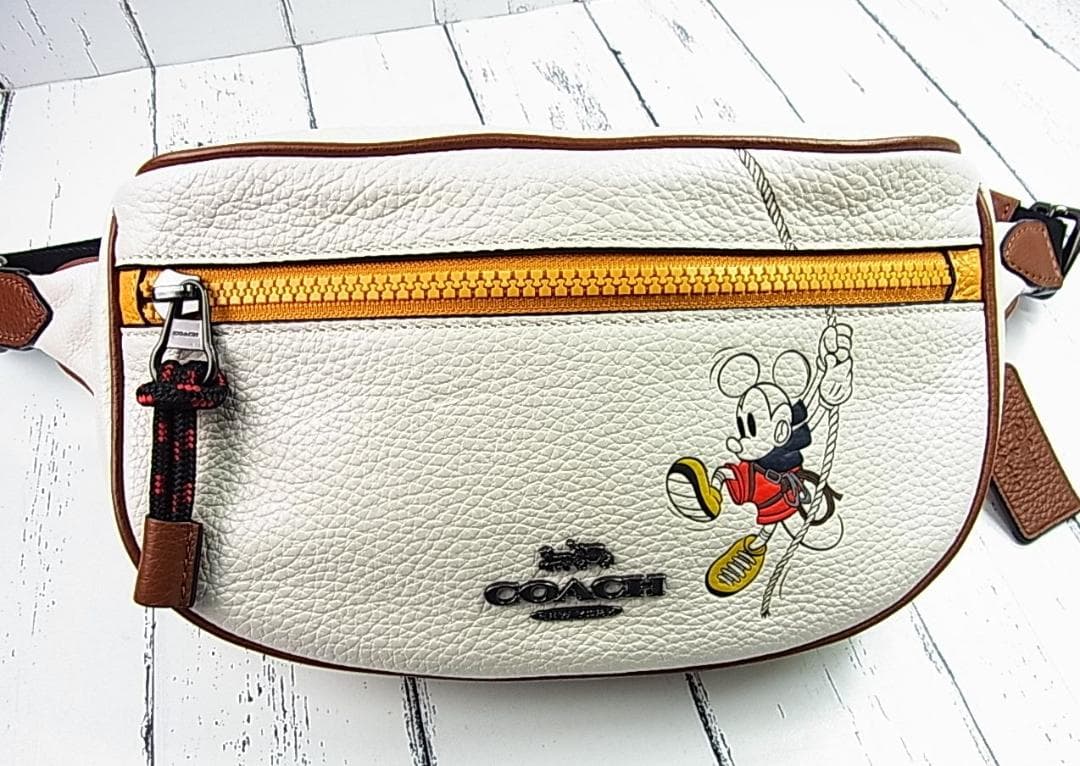 正規美品コーチｘDisneyコラボ　ウエスト＆ボディバック　3747　ミッキー