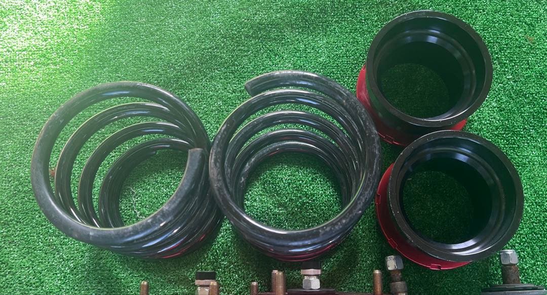 Largus 30プリウス 車高調