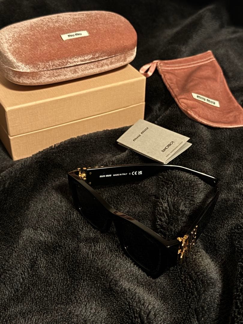 (値下)ミュウミュウ ブラック キャットアイ サングラス