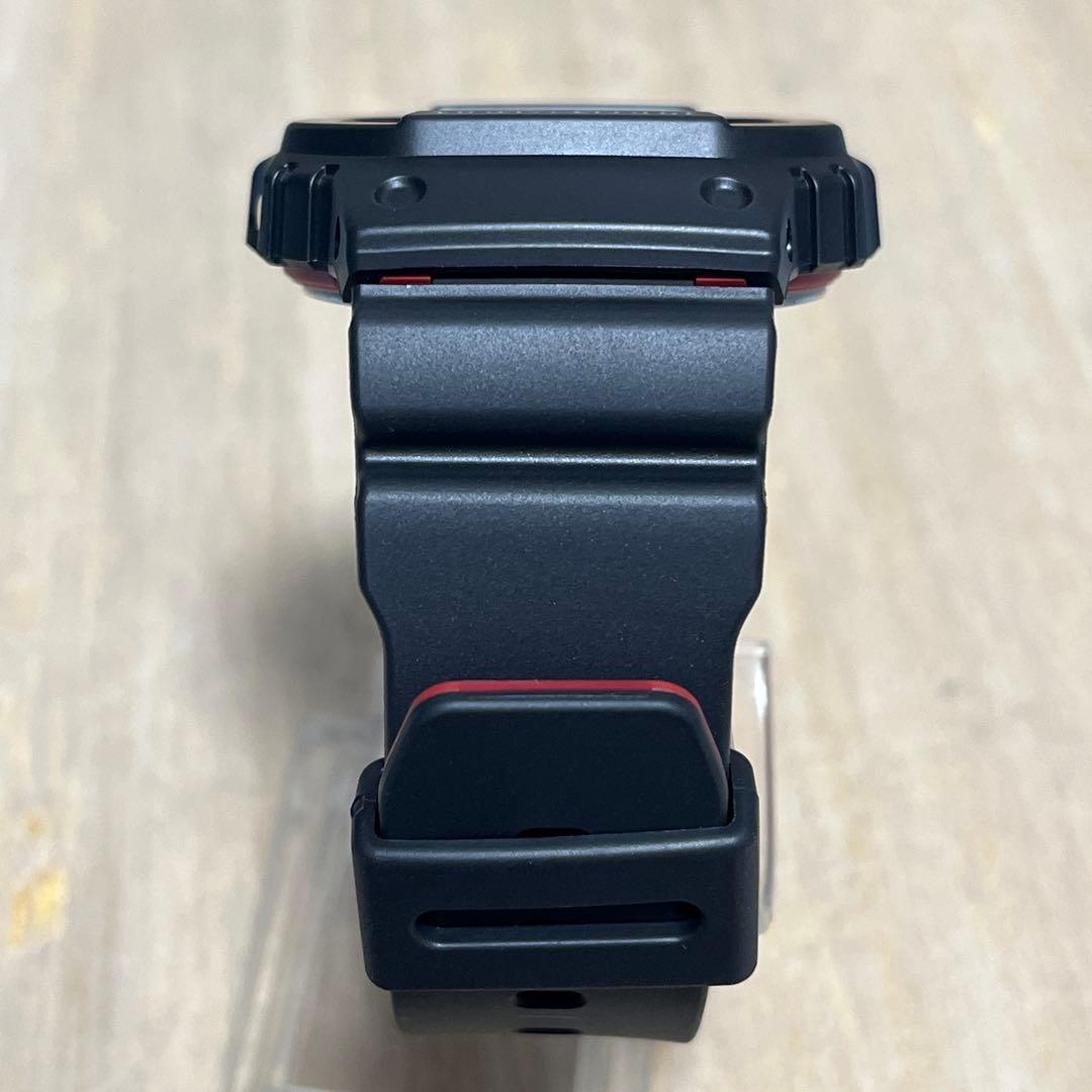必見★未使用人気モデル極美品G-SHOCK DW-5600UHRブラック×レッド