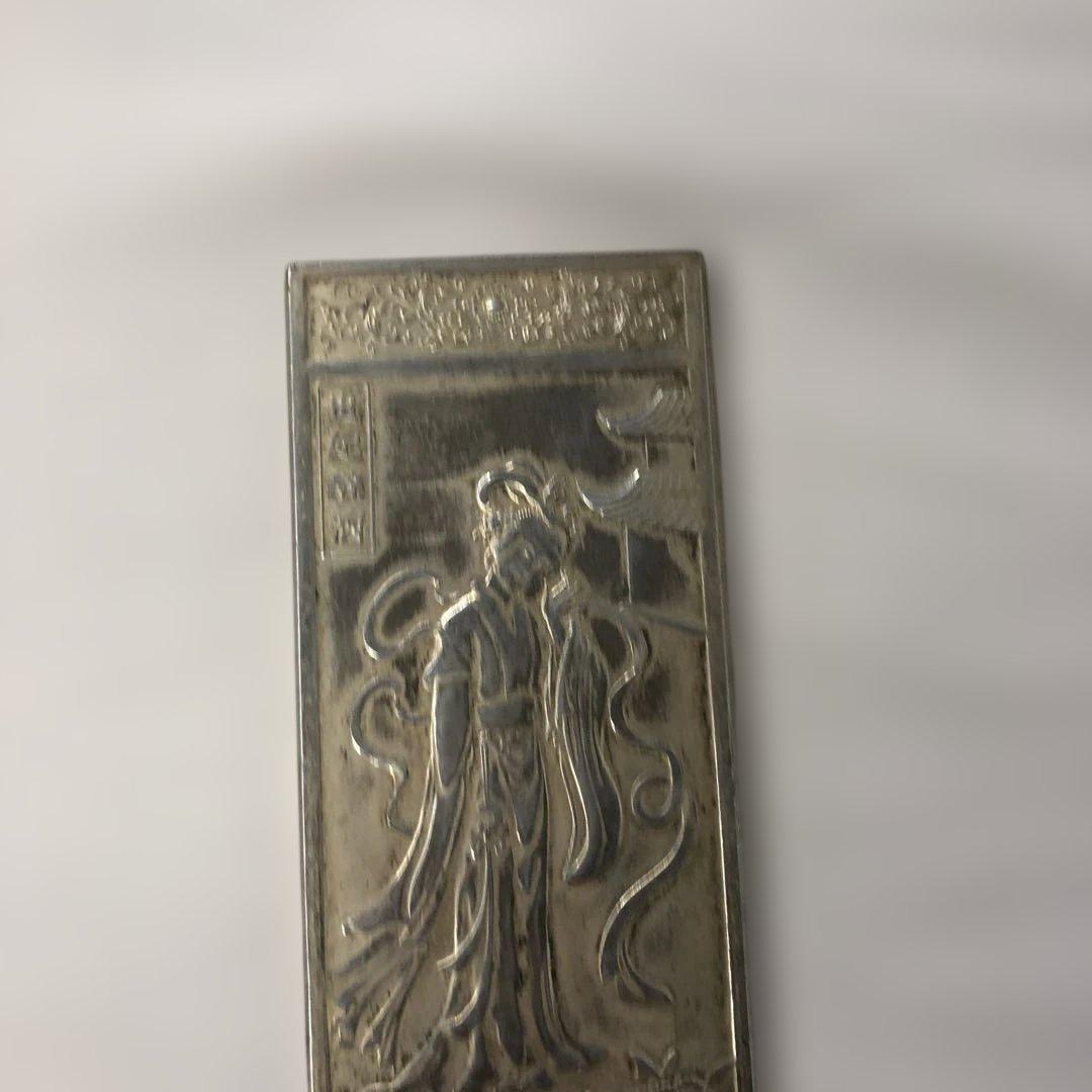 銀足　　中国金属製 浮彫り 女性像 工芸品