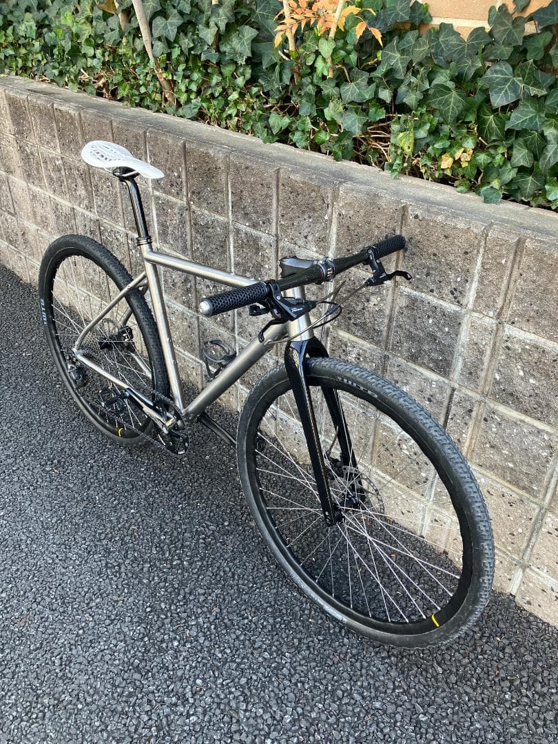 【直接取引限定】チタンフレーム グラベルバイク フラットバー サイズ52
