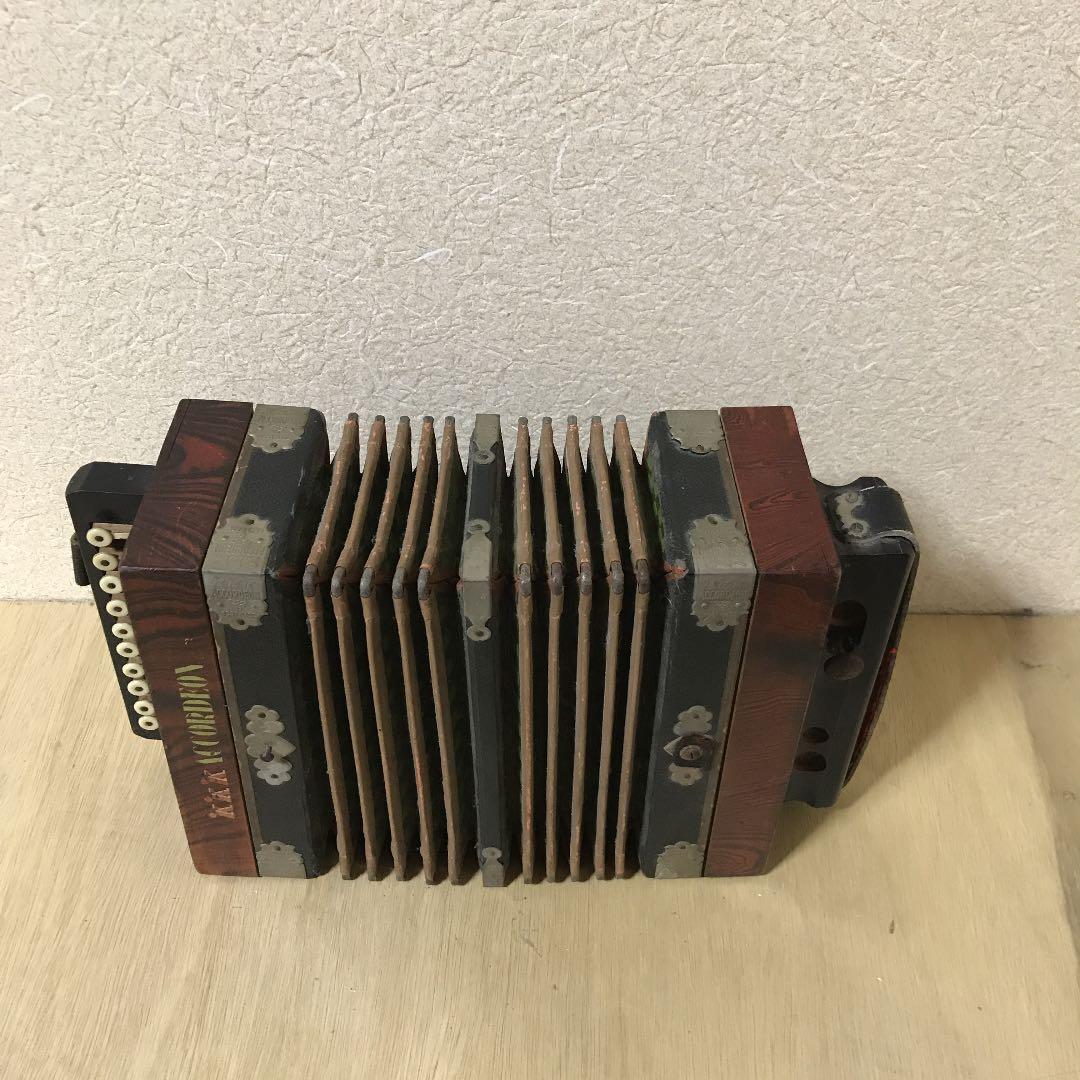 木と紙のミニアコーディオン