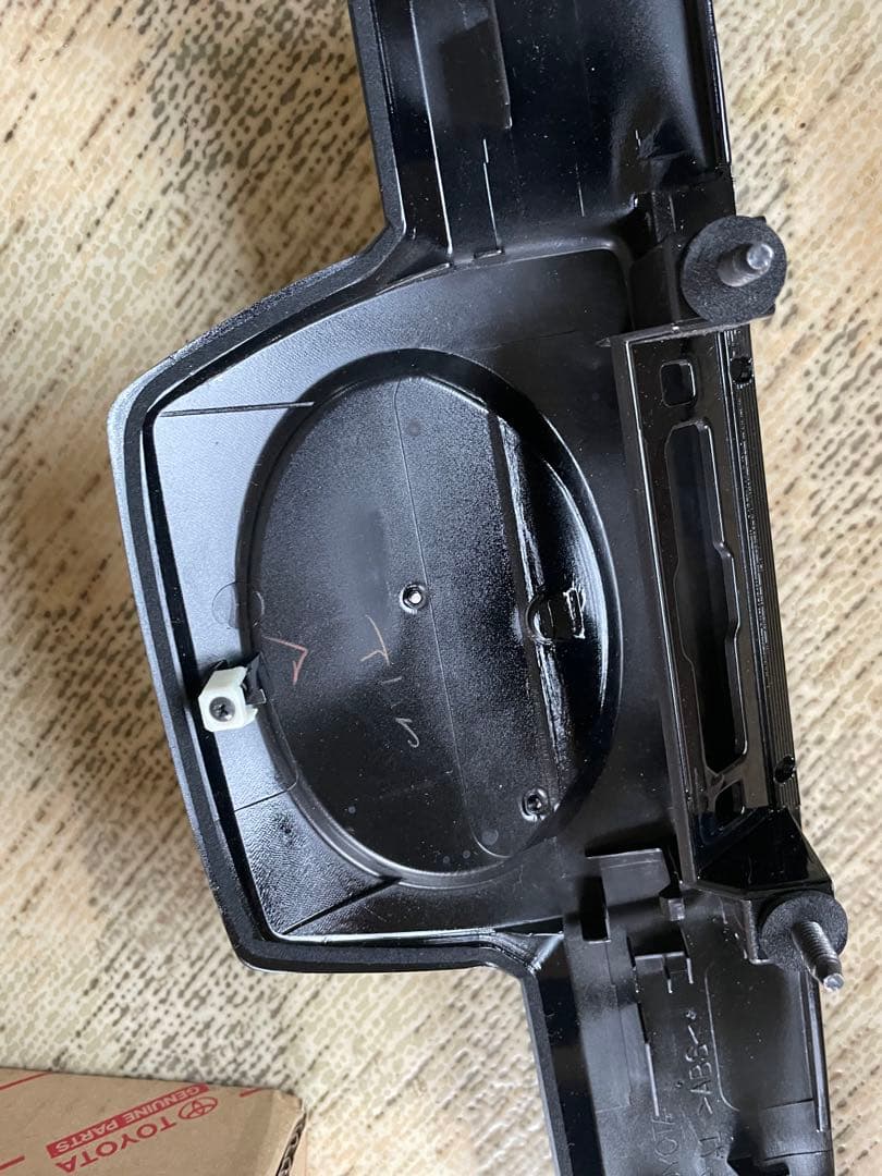 新品未使用トヨタハイラックスサーフ フロントグリル リアガーニッシュ シフトノブ