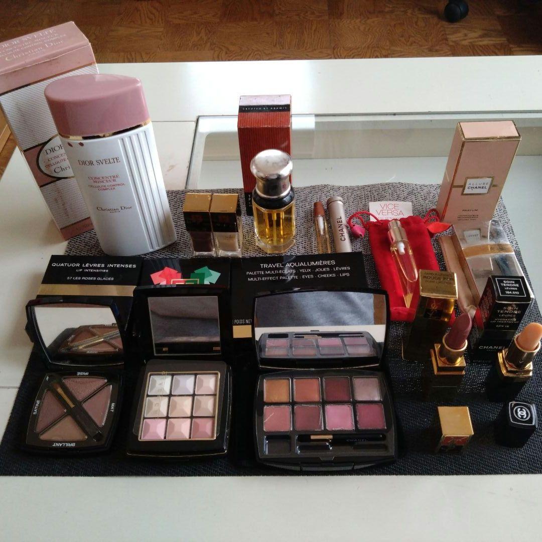 シャネル、イブサンローラン、ジバンシー等のコンパクト、香水、口紅などのセット売り