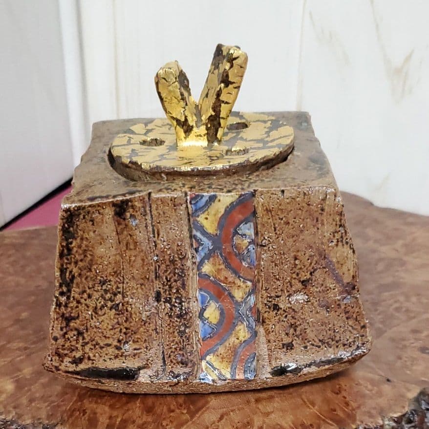 新田邦彦作 扁香炉 角 色小紋