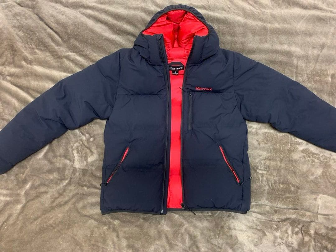 ジ*ン様 Marmot フード付きダウンジャケット 黒×赤