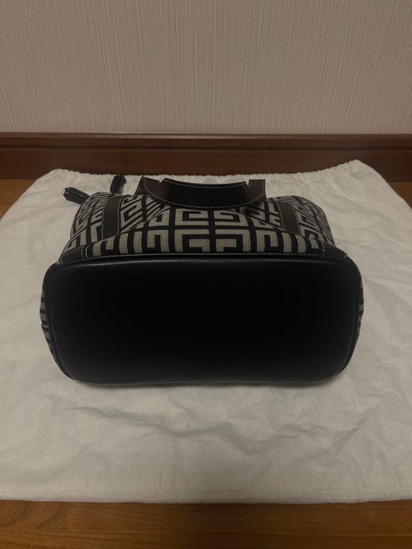 GIVENCHY ジバンシー ショルダーバッグ