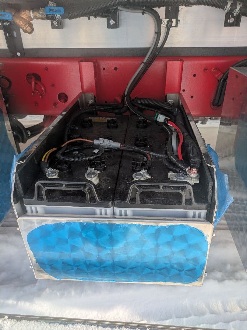 トラックバッテリーケース　ウロコステンレス　デコトラ