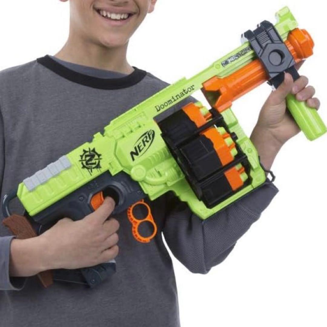 新品 未開封 ナーフ ゾンビストライクブラスター DOOMINATOR