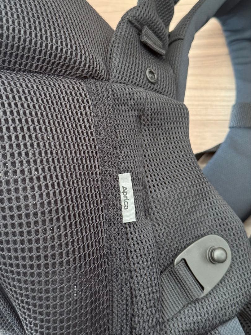 【美品】Aprica ラクリス 抱っこ紐 ブラック