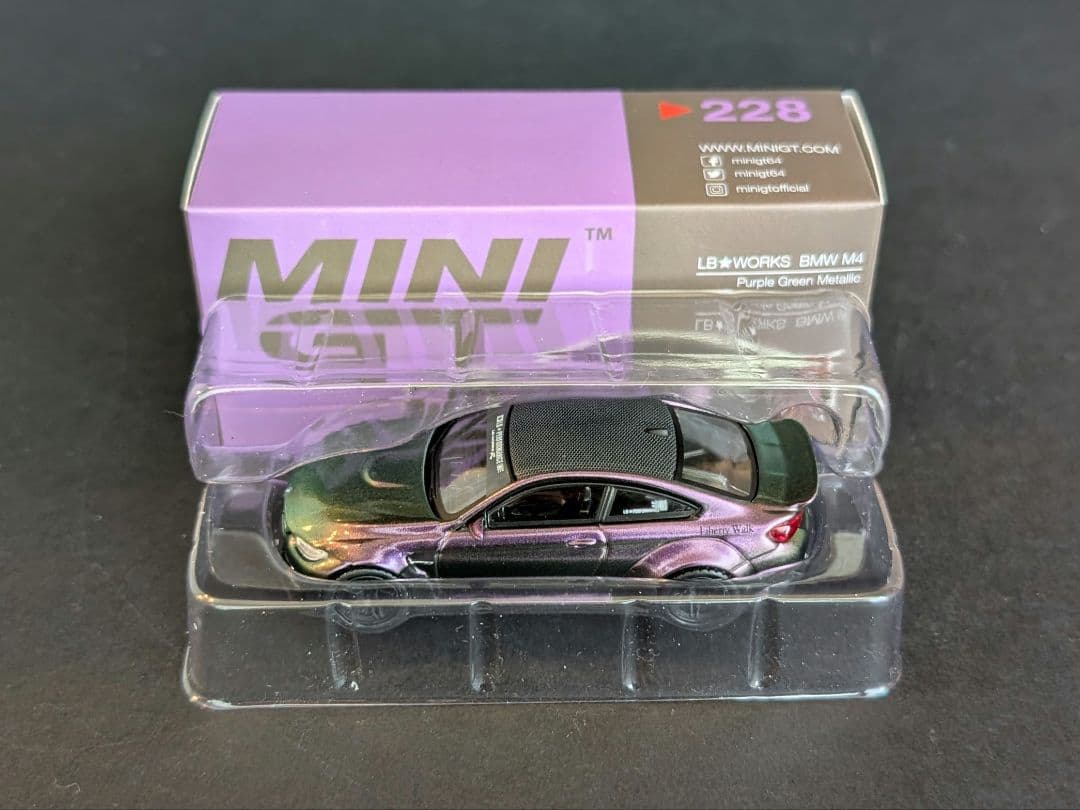 MINI GT 1/64 LBWK  M4 パープルグリーンメタリック