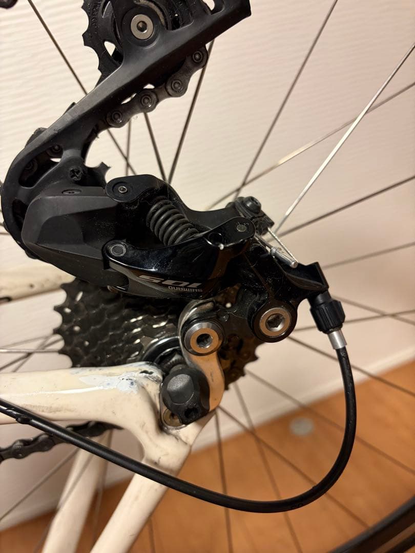 FOCUS CAYOロードバイク