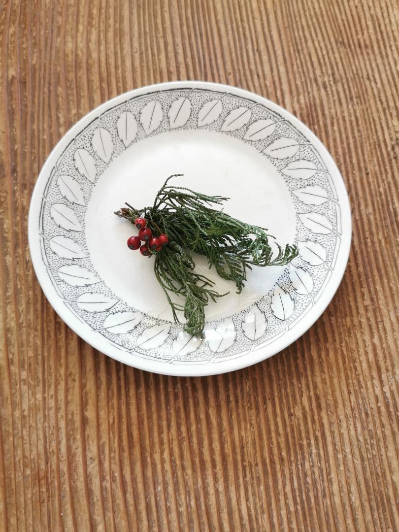 ヴィンテージ スウェーデン イェフレ ブラード リーフ 葉の線描と点描 プレート