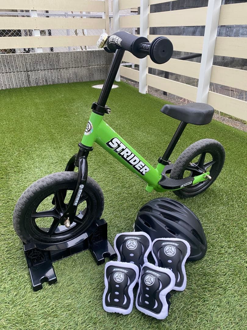 ストライダースポーツプロ＆プロテクター＆ヘルメット＆スタンド＆ベル　5点セット