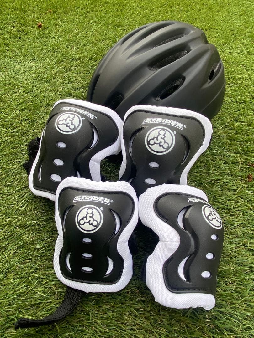 ストライダースポーツプロ＆プロテクター＆ヘルメット＆スタンド＆ベル　5点セット
